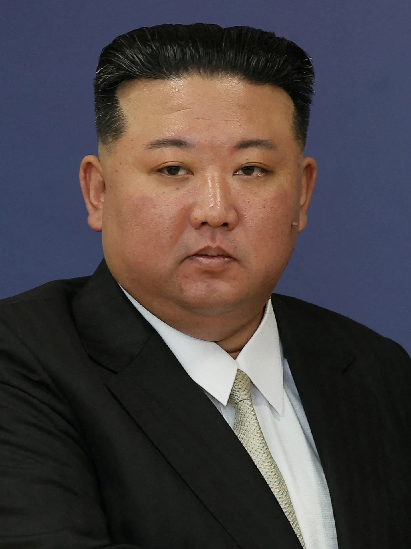 金日成康「昏迷」傳聞，英媒帶芝士康復卡去北韓使館探病