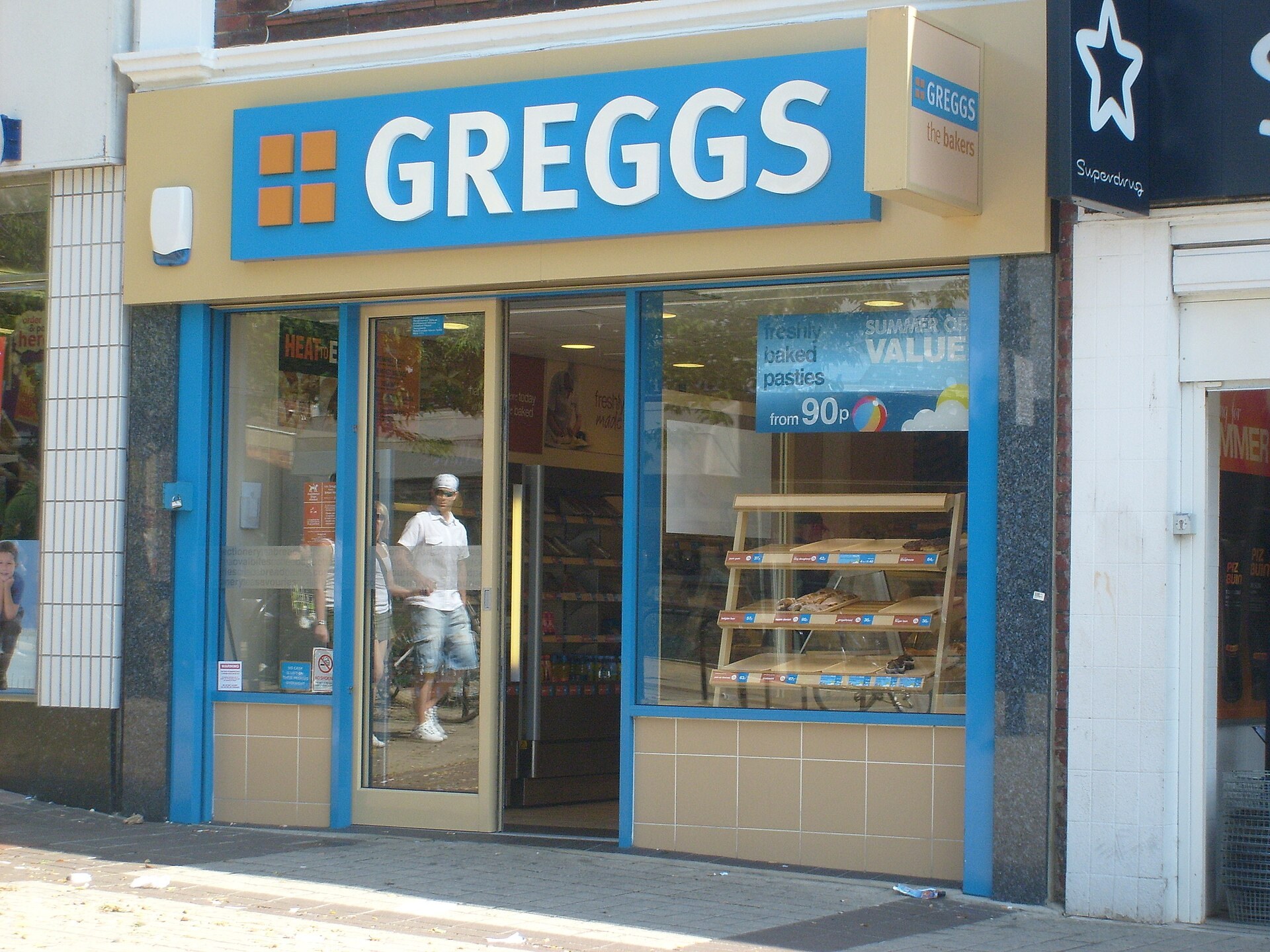 Greggs 節慶包提前兩週開賣，首日即破 17 年單日銷量紀錄